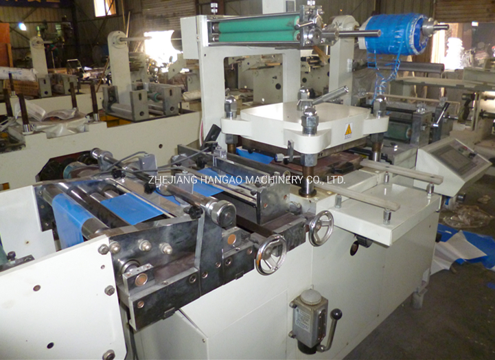 320mm Flatbed Die Cutting Machine with Hot Stamping