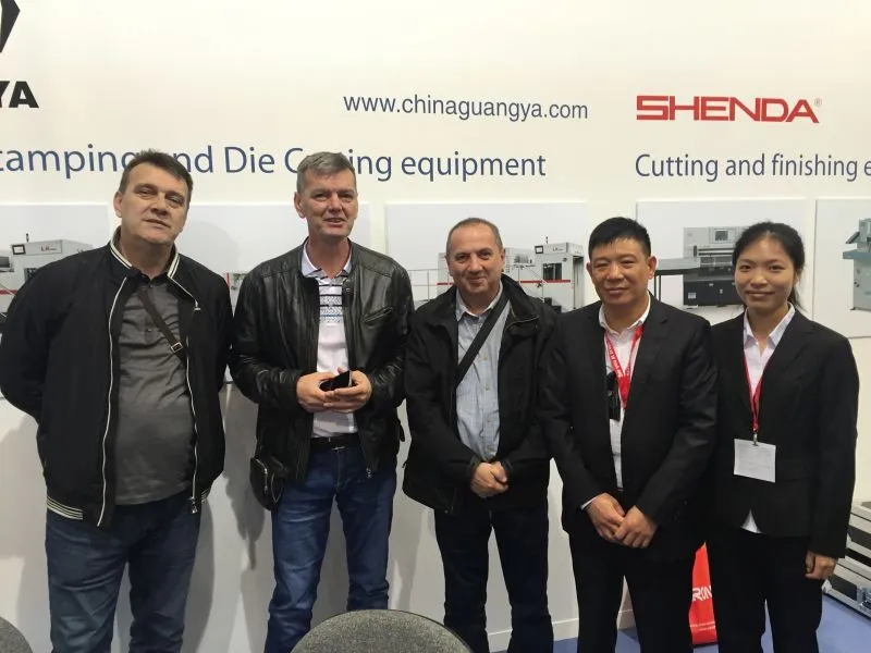 Big Touch Screen Automatic Paper Guillotine Machine