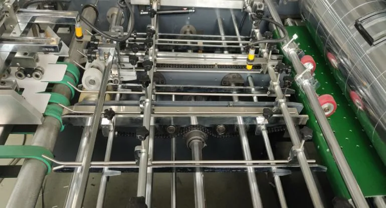 Double Line Toy Box Paper Box Window Patching Machine