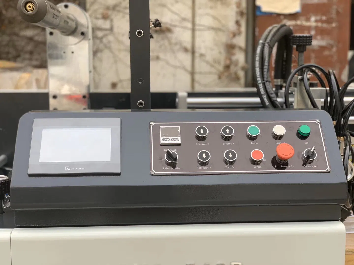 High Quality Automatic Embossing Film Laminating Machine (YFMA-540Y)