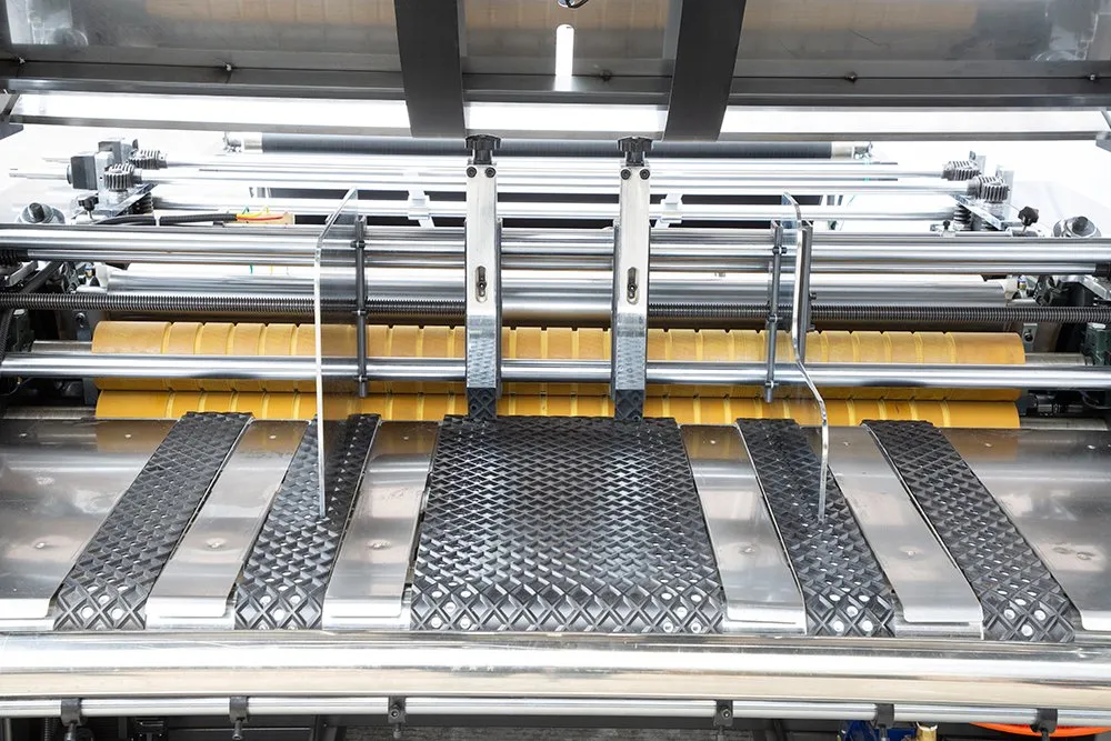 Manual Corrugated Cardboard Box Flute Laminating Machine