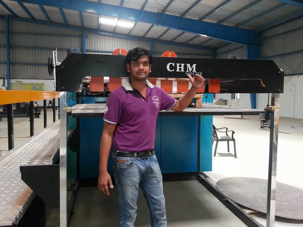 Paper and Boad Rolls Cutting Machine