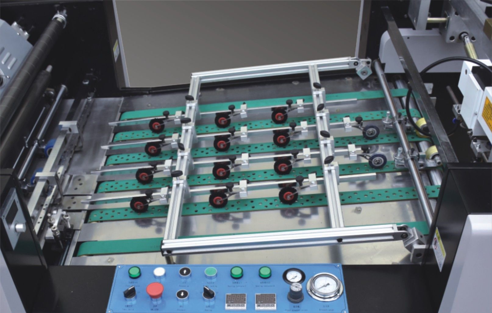 Yfma-800 High Performance Pre-Glued Double Side Split Auto Thermal Laminating Machine Art Paper Glueless BOPP Pet Oppauto Feed Roll Hot Laminator Machine